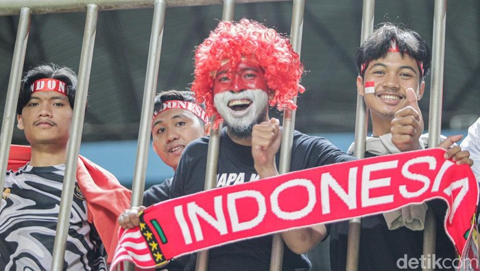 Kegembiraan Supporter Indonesia Dalam Laga Final AFF U-16
